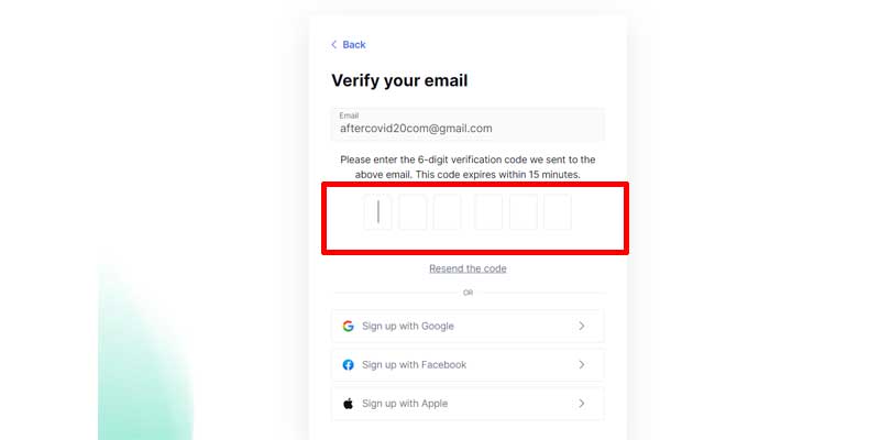 「Verify you email」画面が表示されますので、パスコードを入力します。